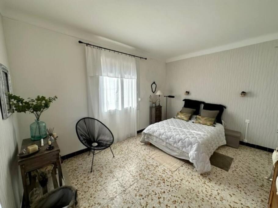 Appartement St Laurent Сен-Лоран-де-ла-Саланк Экстерьер фото